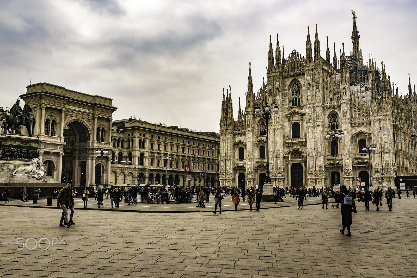 Nikon D610 sample photo. Piazza del duomo photography