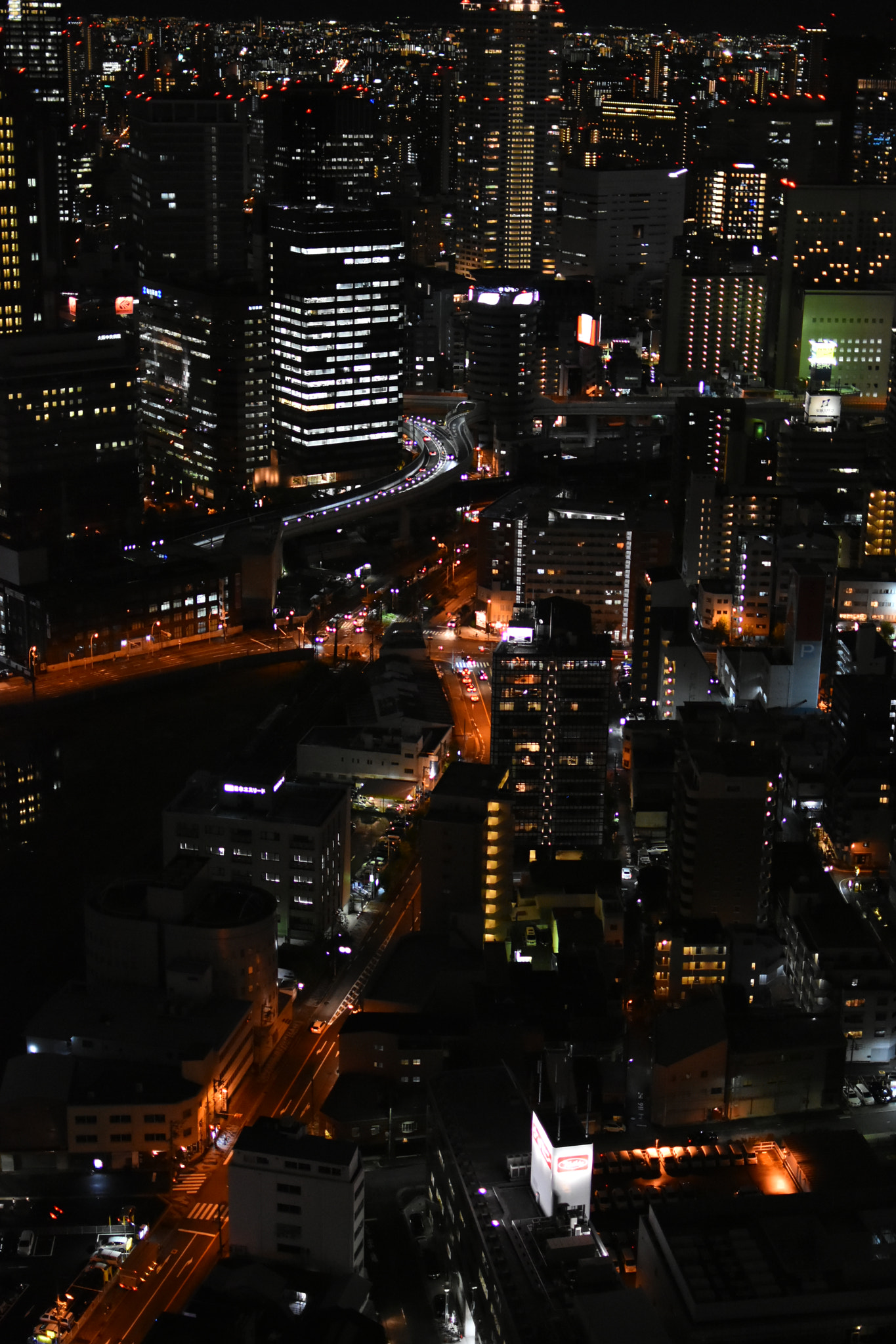 Nikon D5500 + Nikon AF-S DX Nikkor 35mm F1.8G sample photo. Osaka, night, light photography