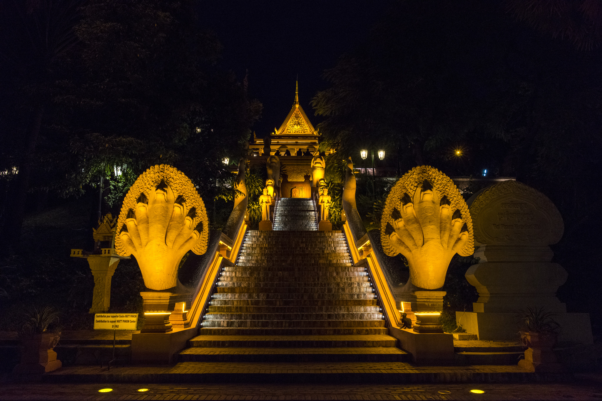 Nikon D810 sample photo. Smile of angkot wat photography