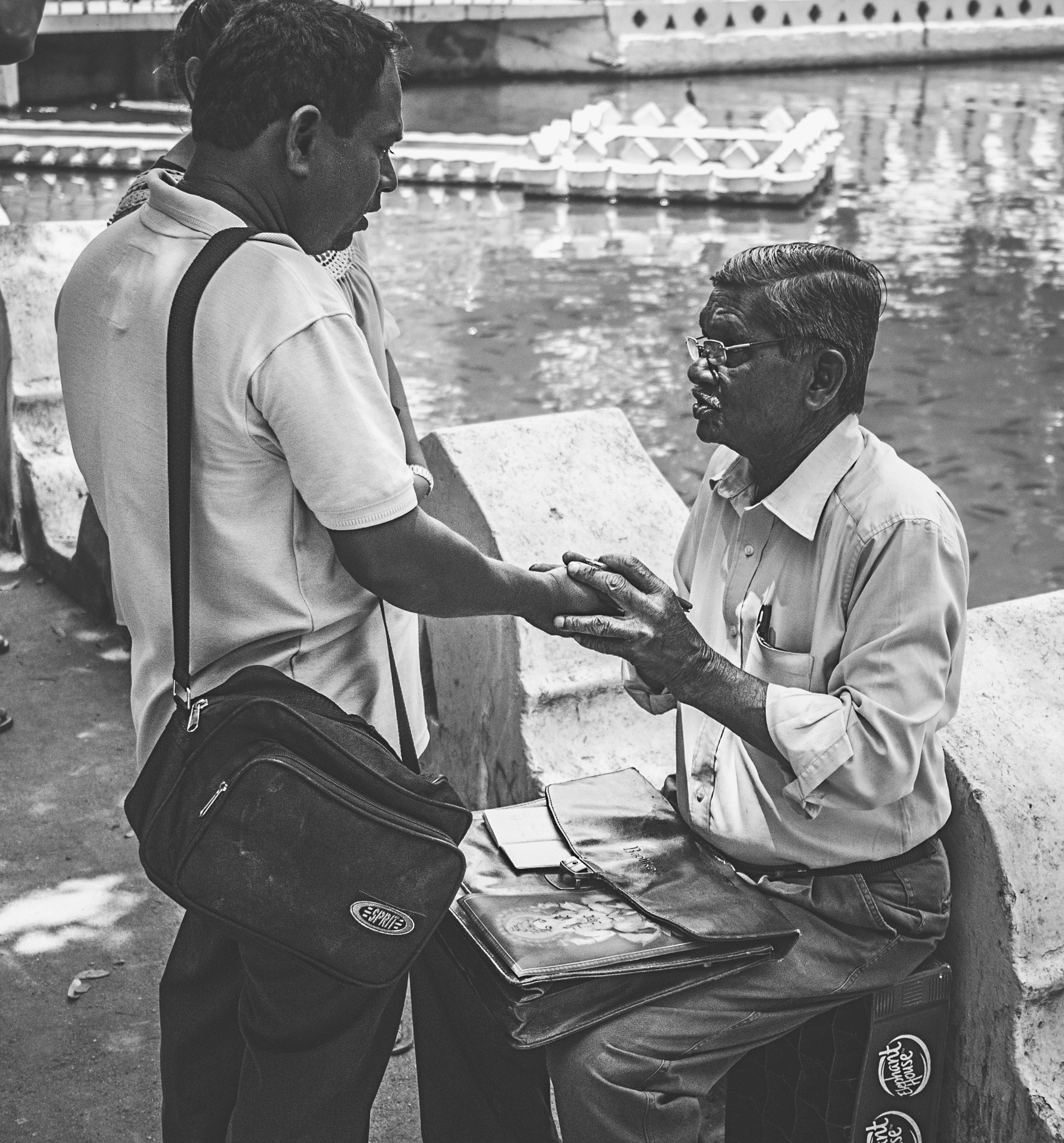Canon EF-S 24mm F2.8 STM sample photo. Palm reader, kandy, sri lanka photography
