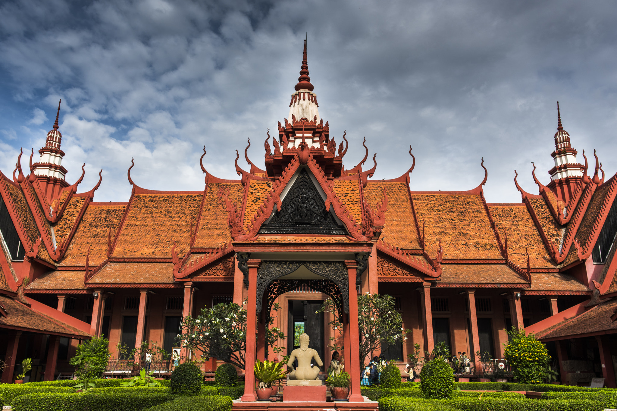 Nikon D810 sample photo. Smile of angkot wat photography
