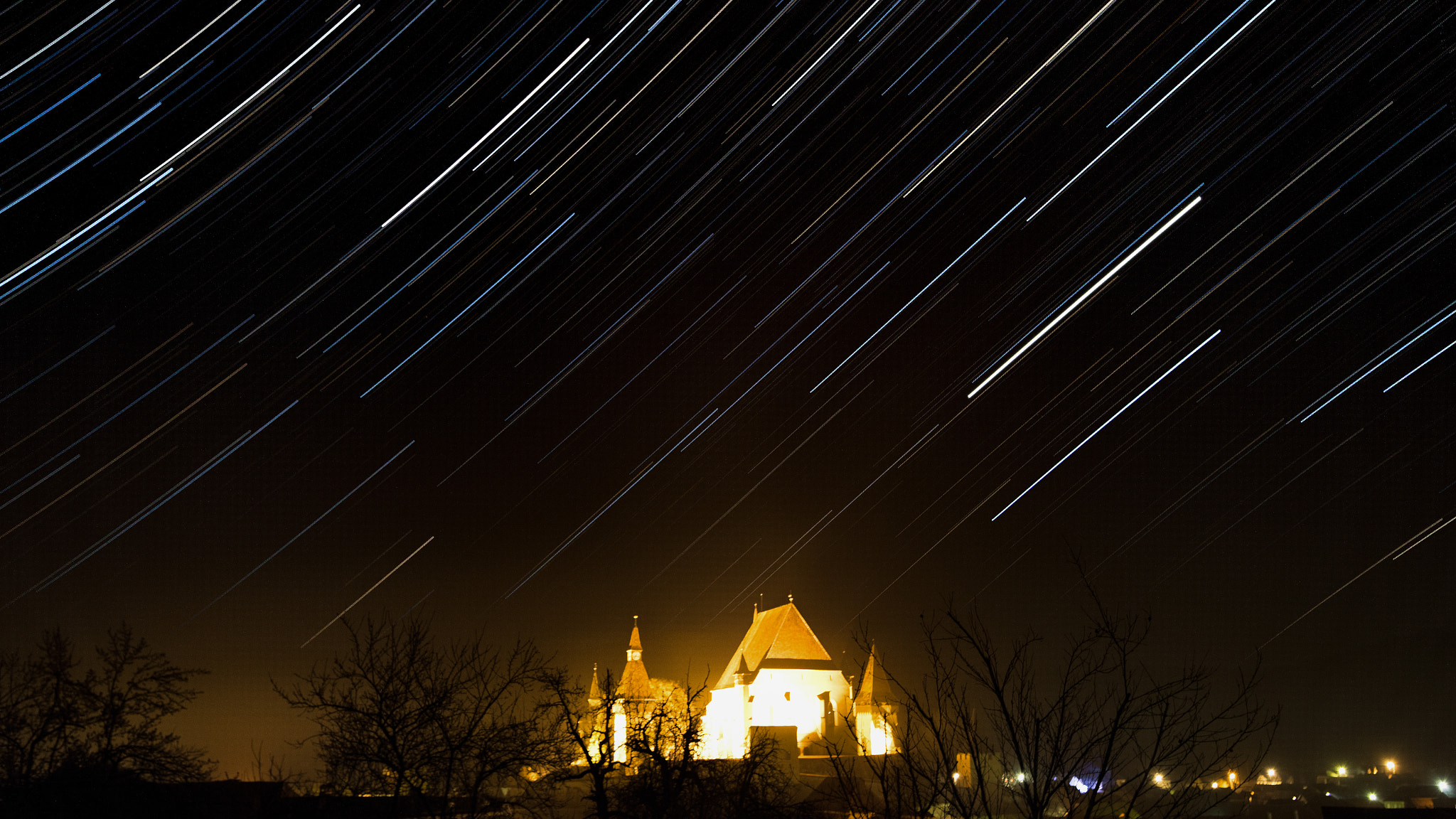 Canon EOS 7D Mark II + Canon EF 16-35mm F2.8L II USM sample photo. Biertan at night photography