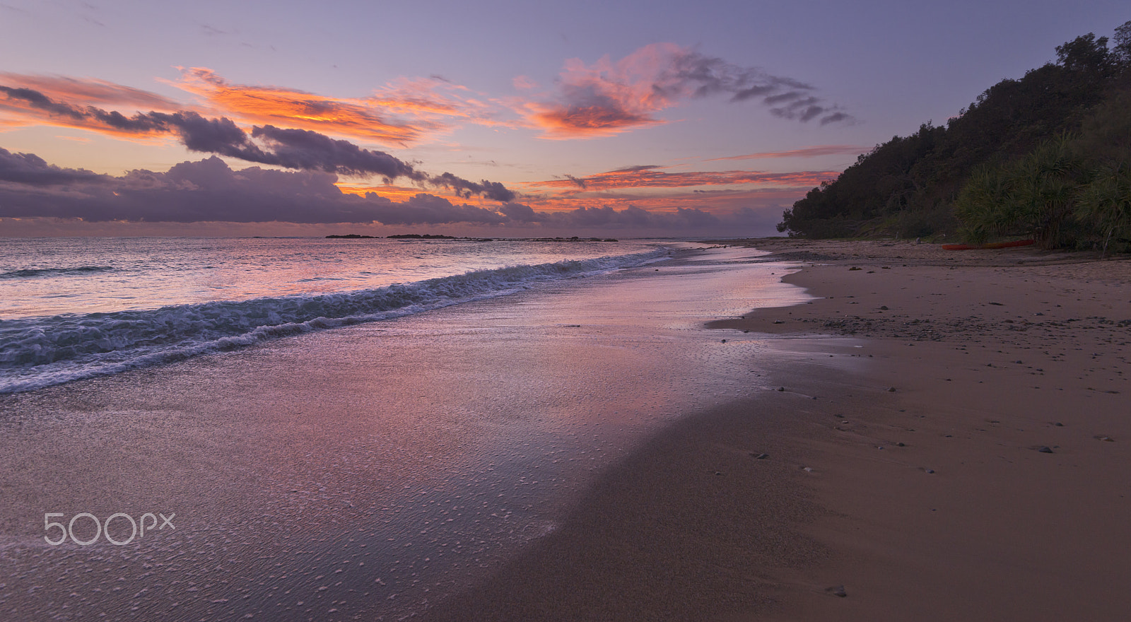 Nikon D800 + Nikon AF-S Nikkor 16-35mm F4G ED VR sample photo. Beach dawn 2 photography