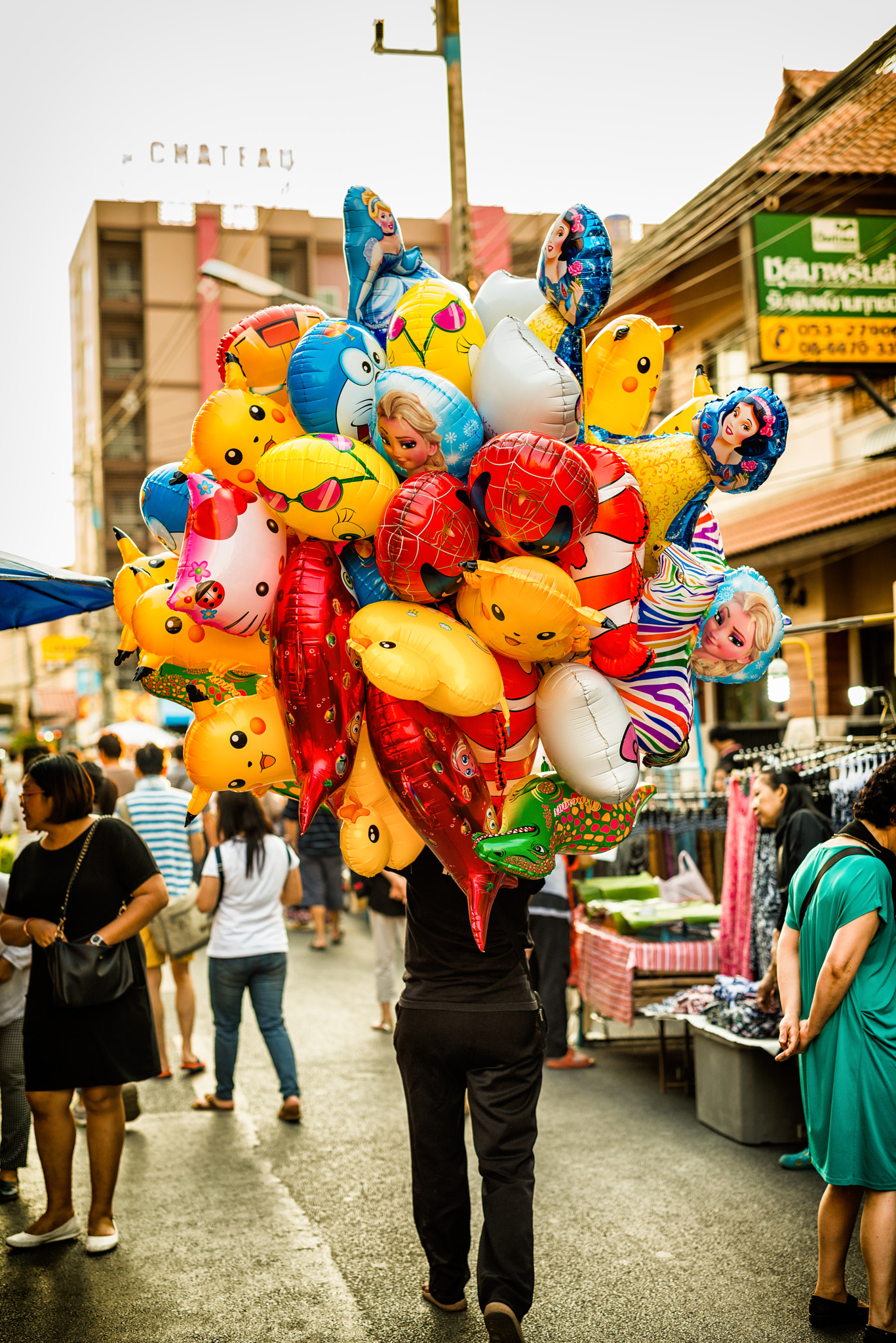 Nikon D800 sample photo. Balloon lady photography