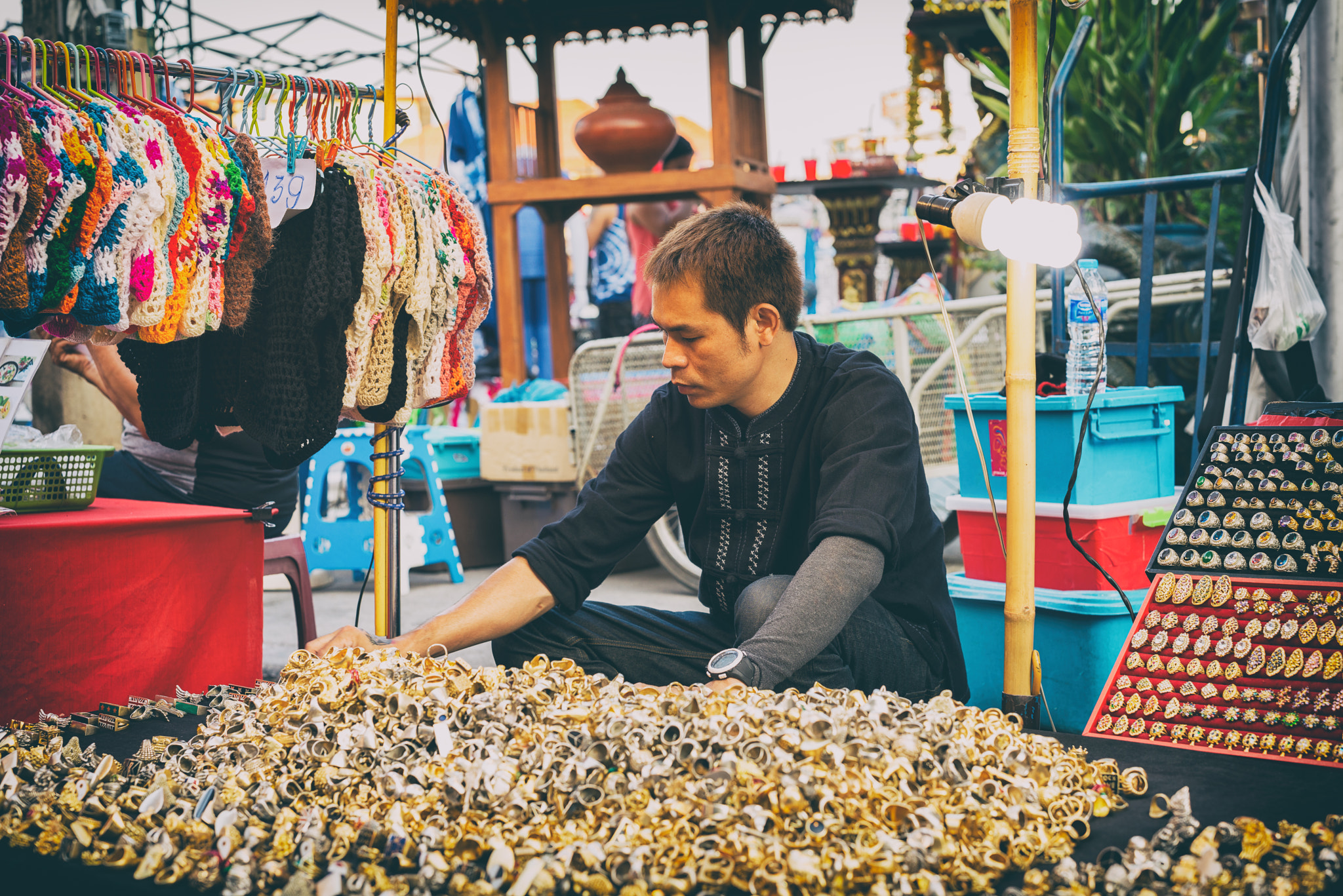 Nikon D800 sample photo. Chaing mai walking st ring guy photography