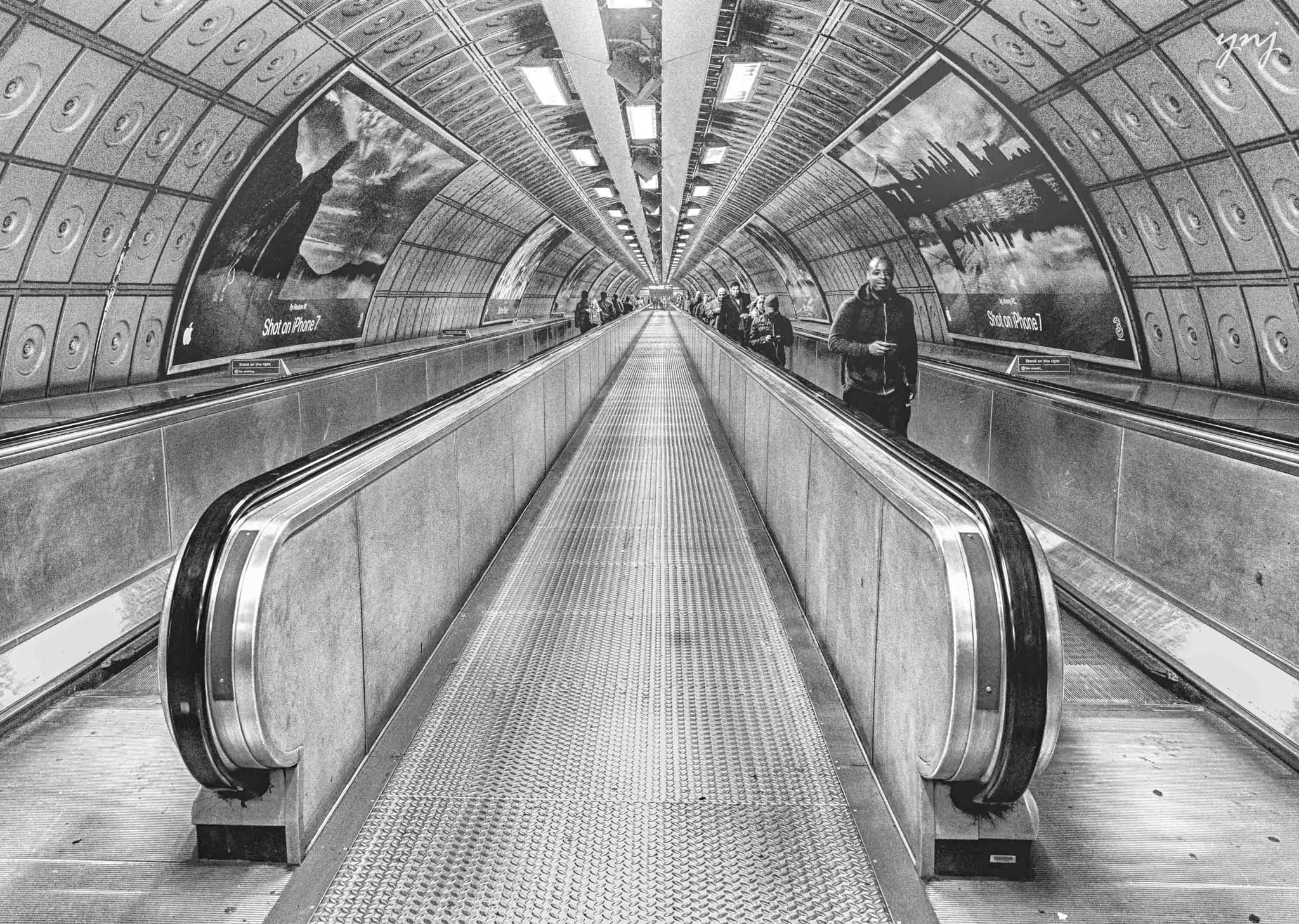 Canon EOS 7D Mark II sample photo. London metro photography
