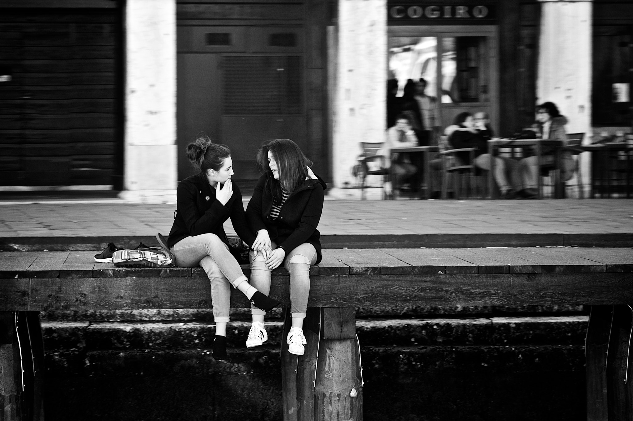 Canon EOS 50D sample photo. Girl talk photography