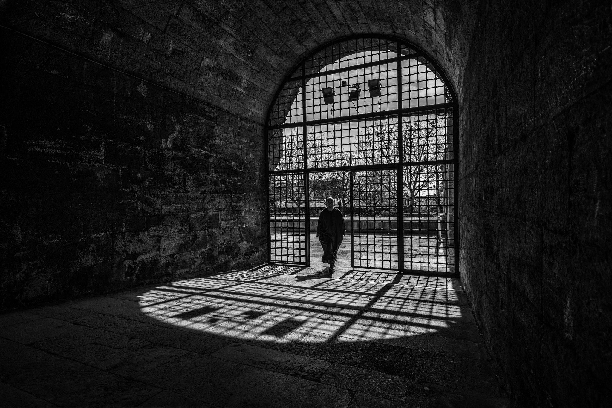 Sony a7R II + Sony Vario-Tessar T* FE 16-35mm F4 ZA OSS sample photo. From light to dark in istanbul - 1 photography