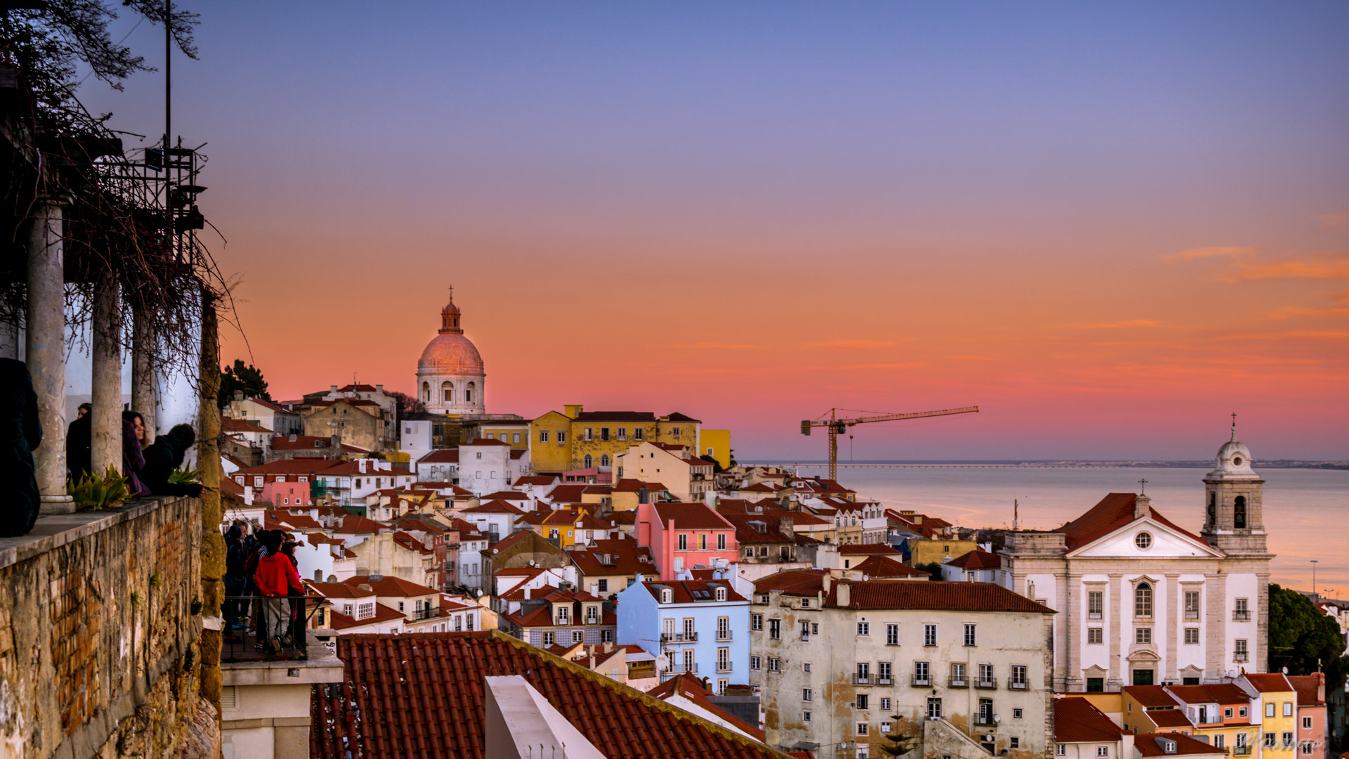 Samsung NX300 + Samsung NX 18-55mm F3.5-5.6 OIS sample photo. Lisbon photography
