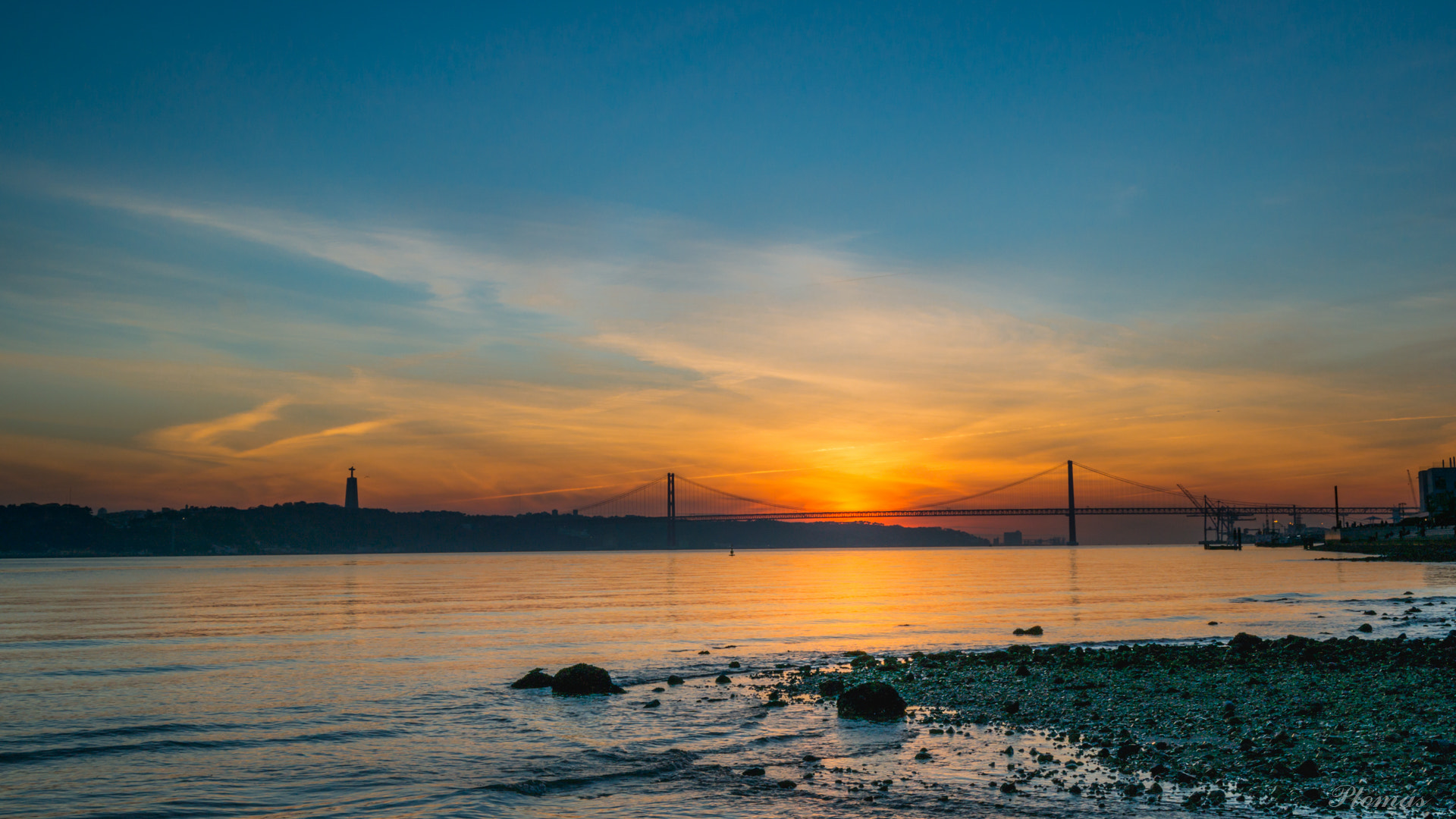 Samsung NX300 sample photo. Sunset in lisbon photography