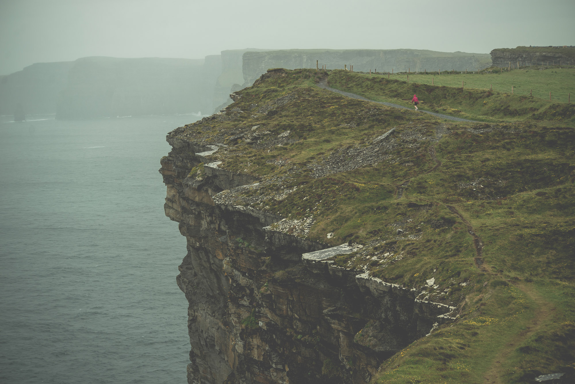 Nikon D610 + AF Nikkor 70-210mm f/4-5.6D sample photo. Running at misty cliffs of moher photography