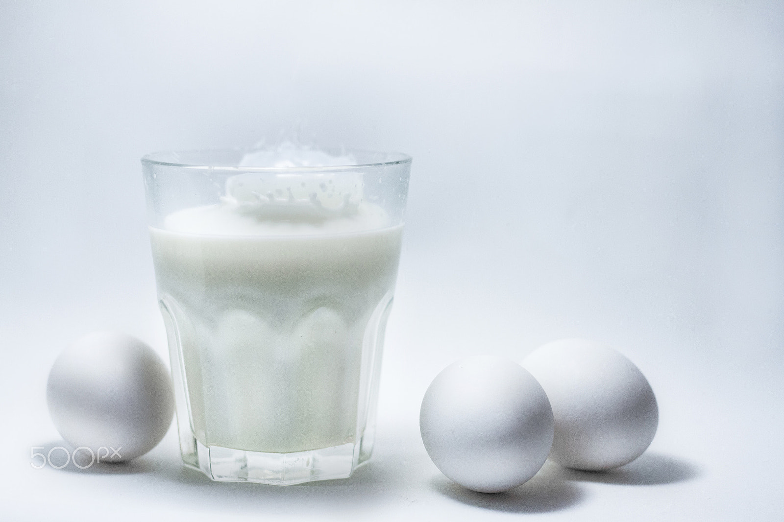 Canon EOS 7D + Canon EF 50mm F1.8 STM sample photo. Milk in a glass jar and eggs photography