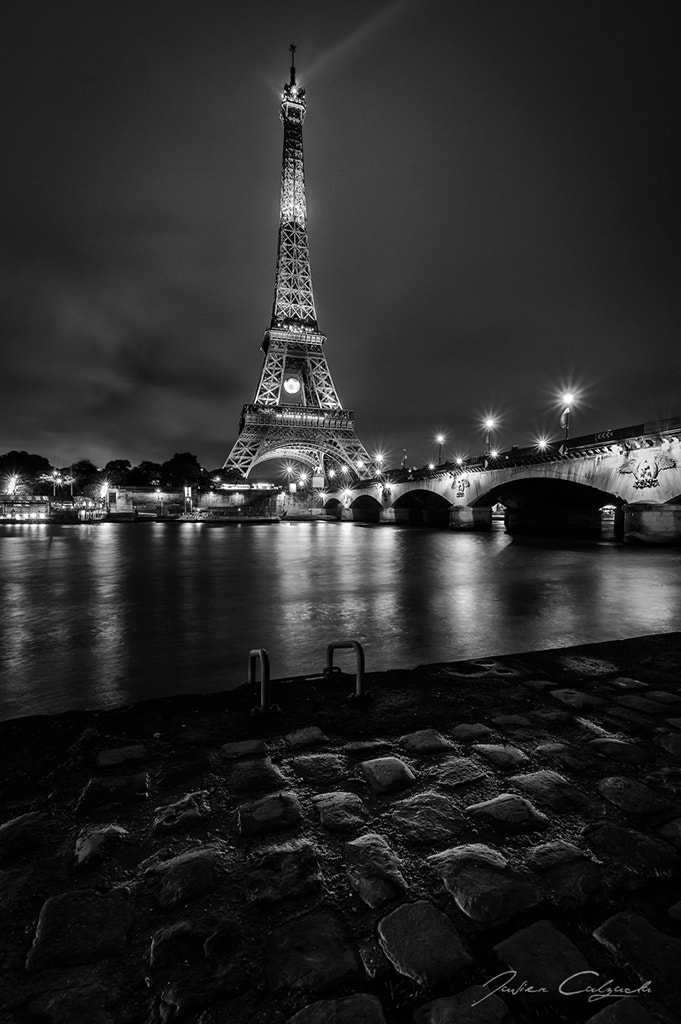 Pentax K-3 + Sigma 70-200mm F2.8 EX DG Macro HSM II sample photo. Eiffel tower photography