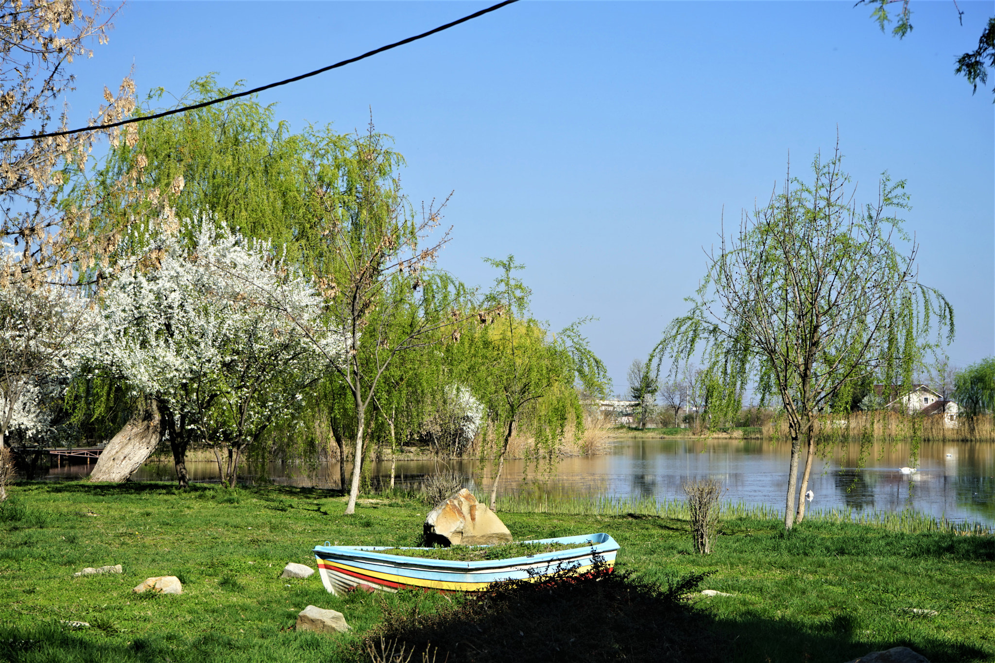 Sony FE 28-70mm F3.5-5.6 OSS sample photo. At the lake photography