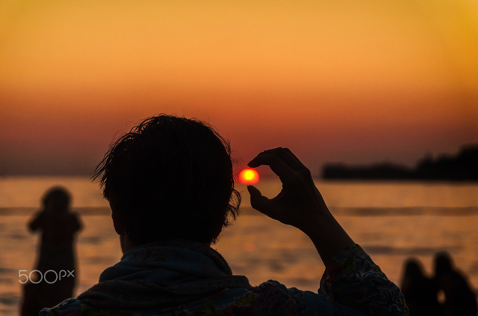 Sigma 17-70mm F2.8-4 DC Macro OS HSM | C sample photo. Capture the sun photography