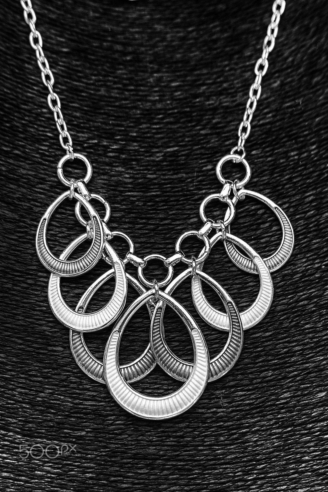 Canon EF 70-300mm F4-5.6 IS USM sample photo. Necklace photography