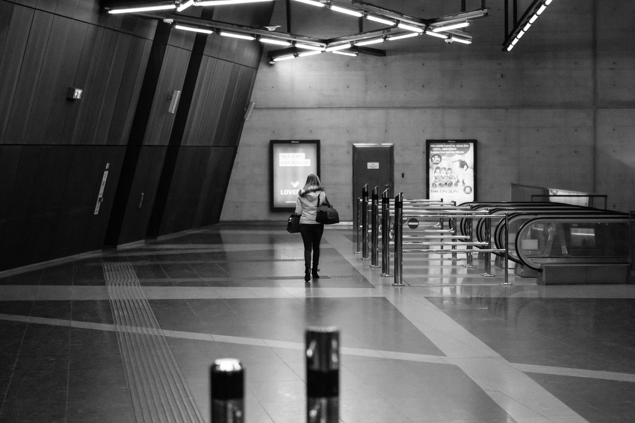 Nikon AF-S Nikkor 50mm F1.8G sample photo. Black and white #people26 photography