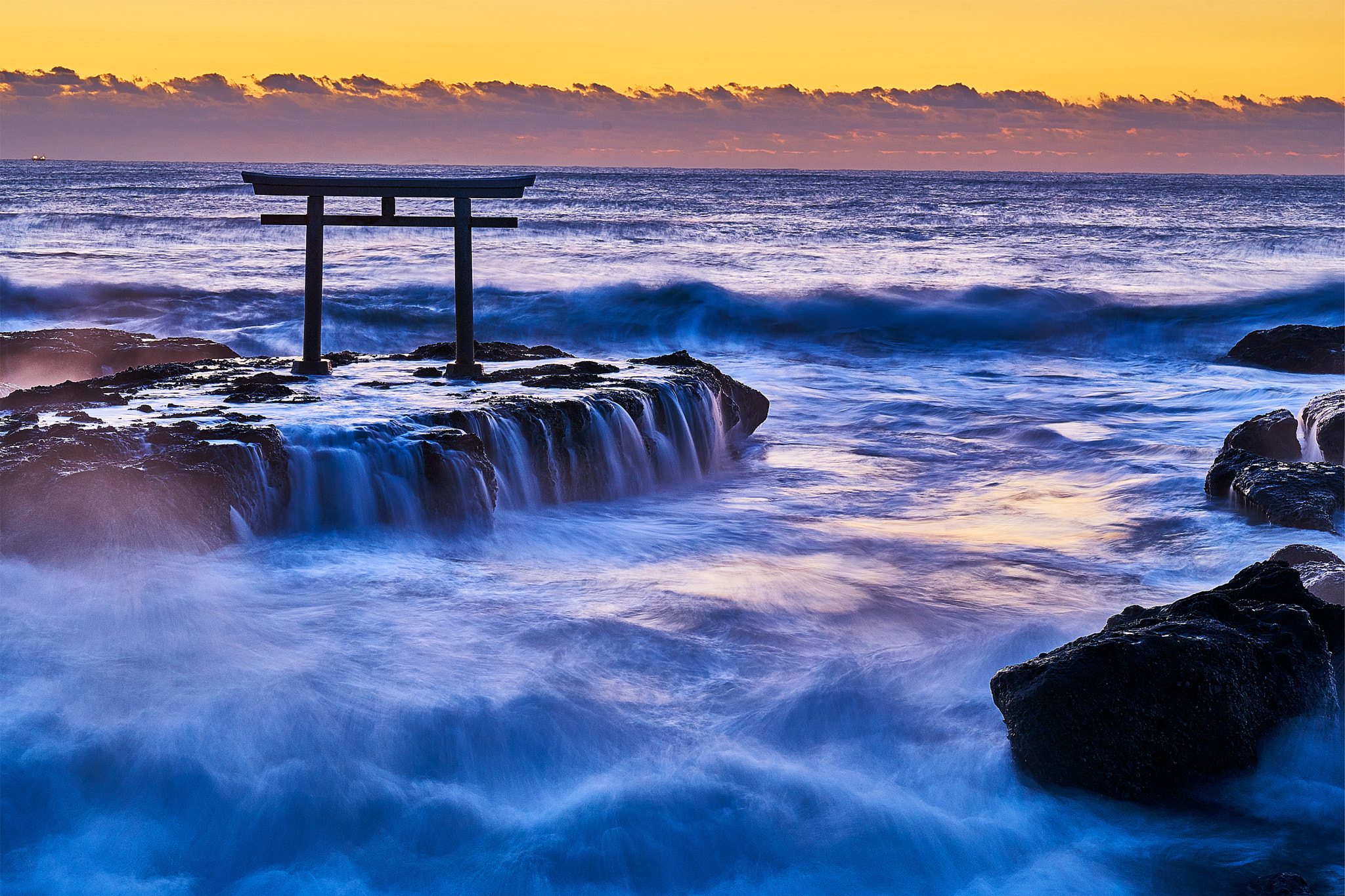 Sony FE 24-70mm F2.8 GM sample photo. Standing in the water photography