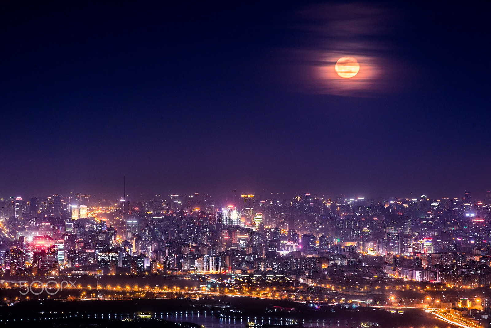 Nikon AF-S Nikkor 70-200mm F2.8G ED VR II sample photo. The city of full moon photography