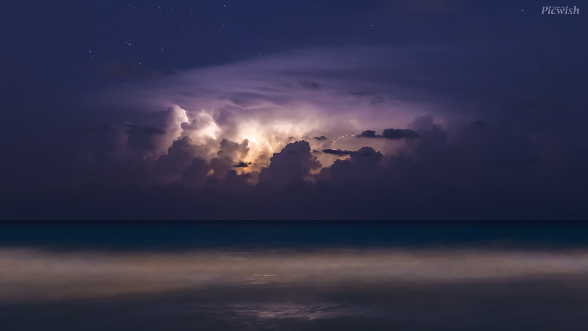 Nikon AF-S Nikkor 24-70mm F2.8G ED sample photo. Lightning photography