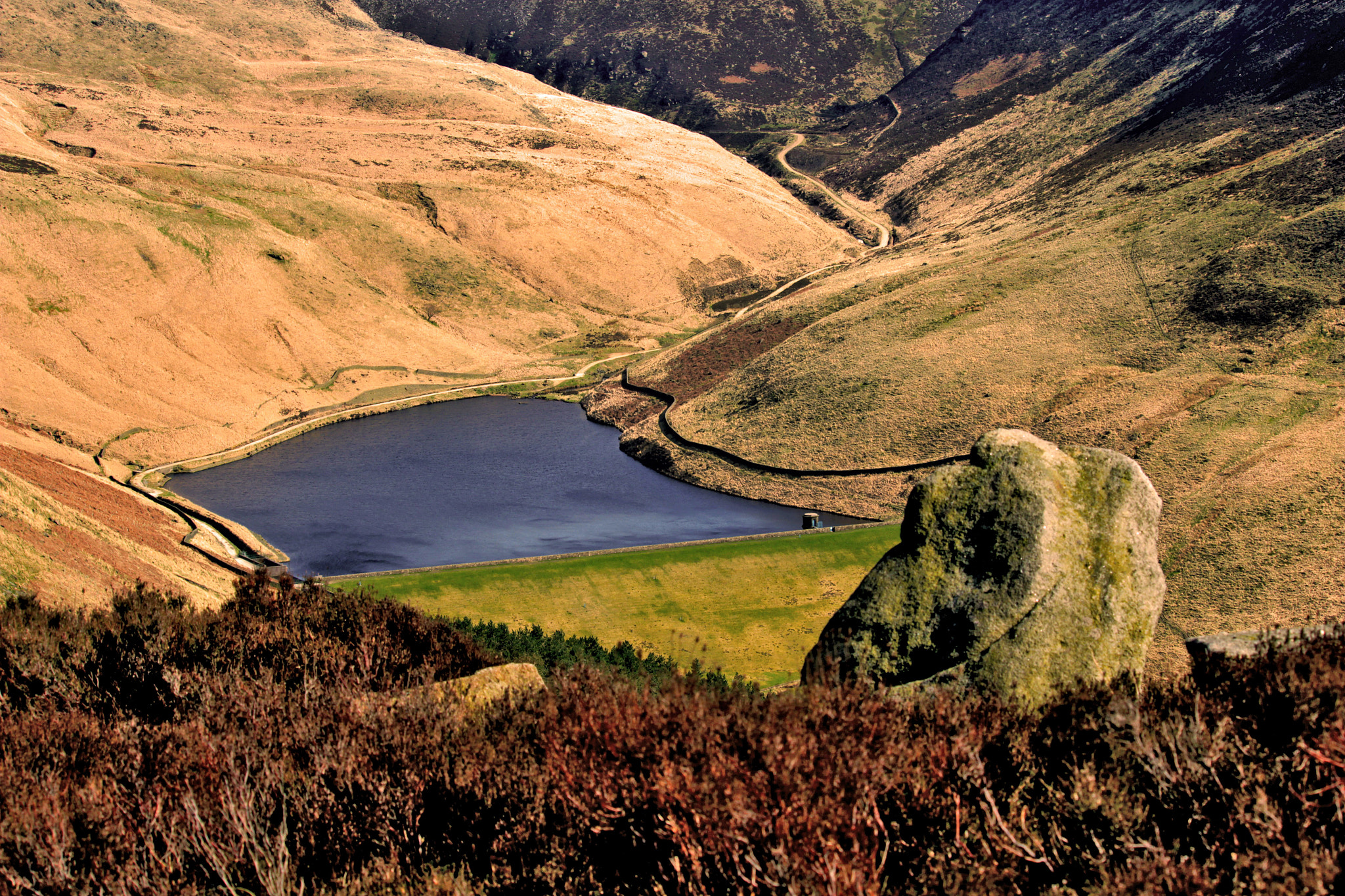 Canon EF-S 55-250mm F4-5.6 IS STM sample photo. Greenfield reservoir and rocks photography