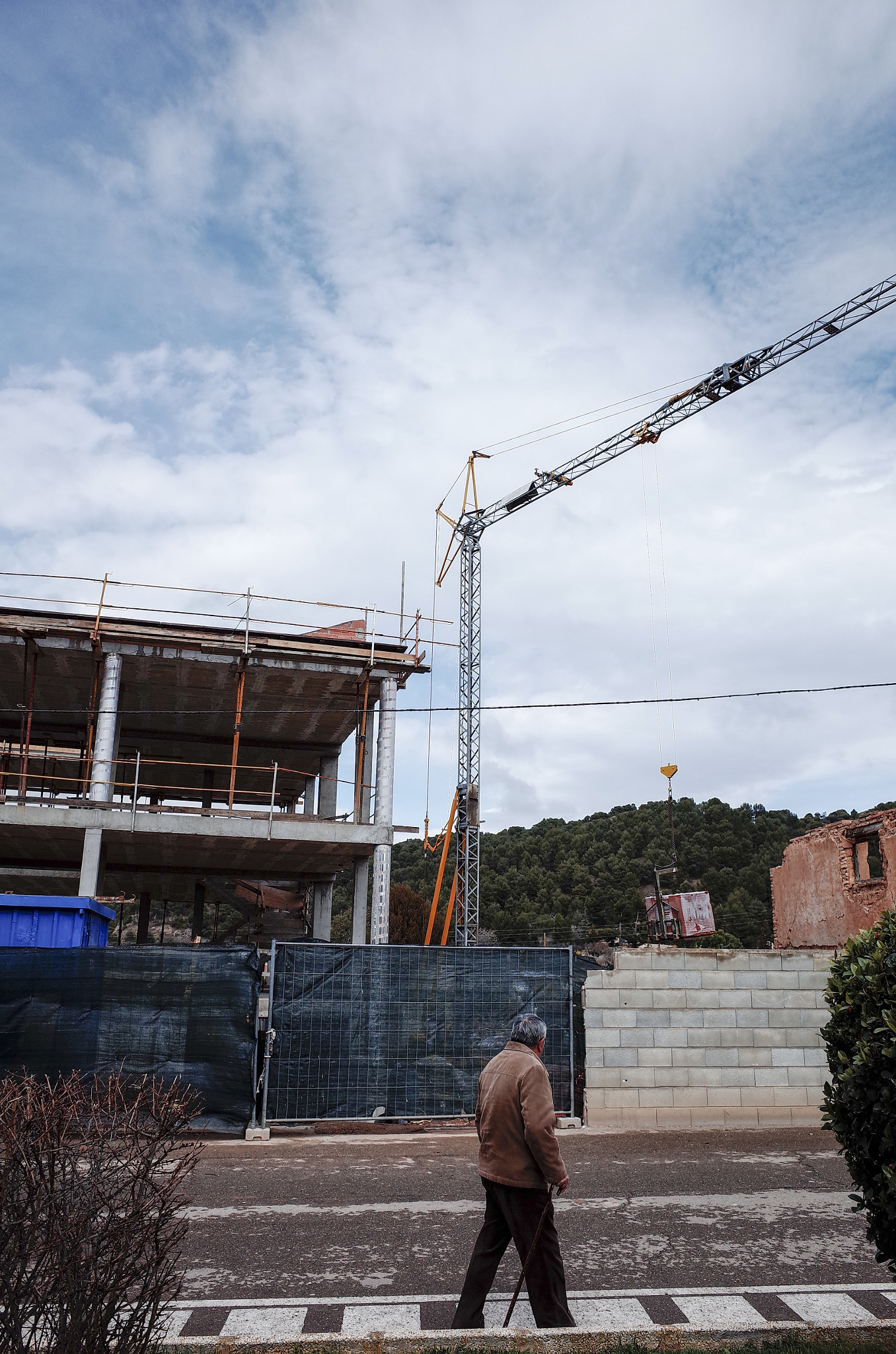 Ricoh GR II + GR Lens sample photo. Old man and construction site photography