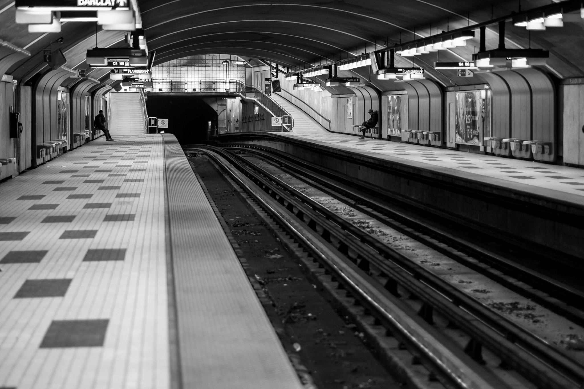 Fujifilm X-T2 sample photo. Metro stalker photography