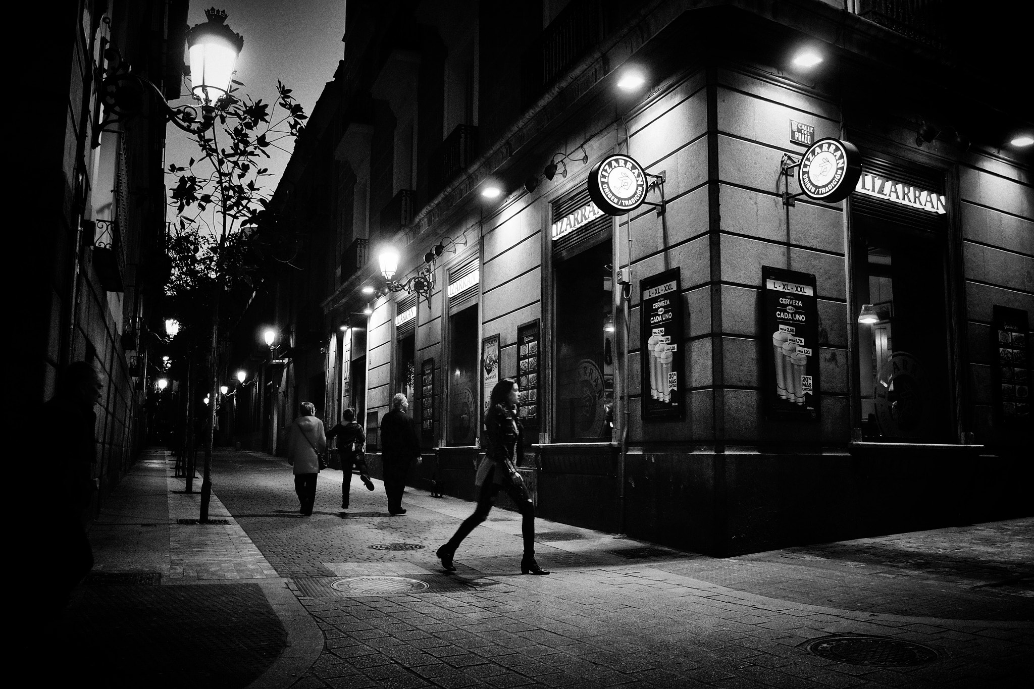 Olympus OM-D E-M5 + Panasonic Lumix G 14mm F2.5 ASPH sample photo. Lights photography