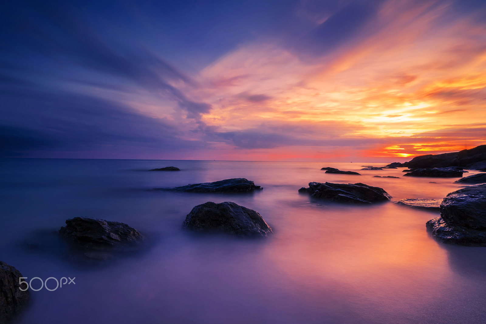ZEISS Batis 18mm F2.8 sample photo. Colorful photography