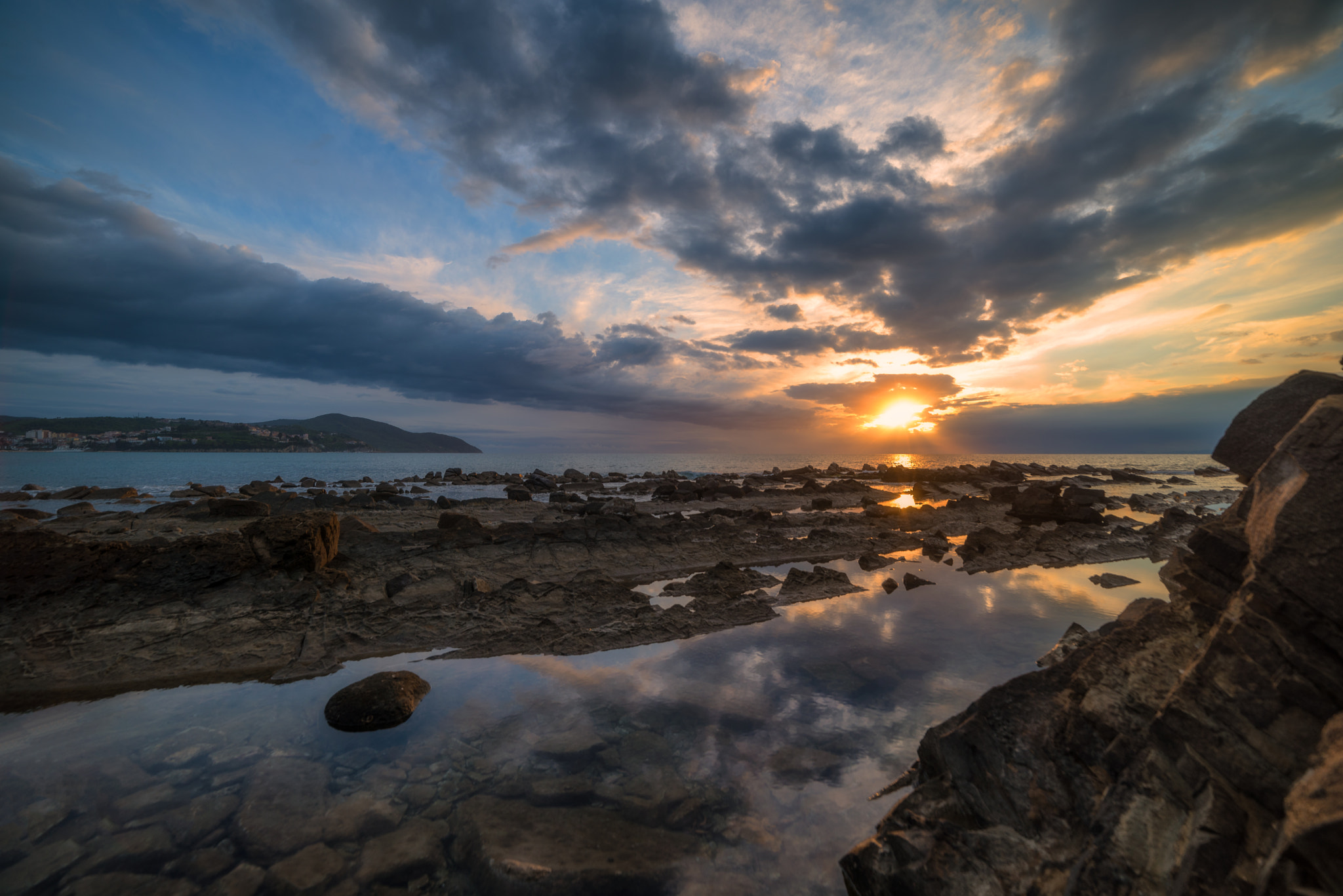 Samyang 14mm F2.8 ED AS IF UMC sample photo. Agropoli aprile sunset photography