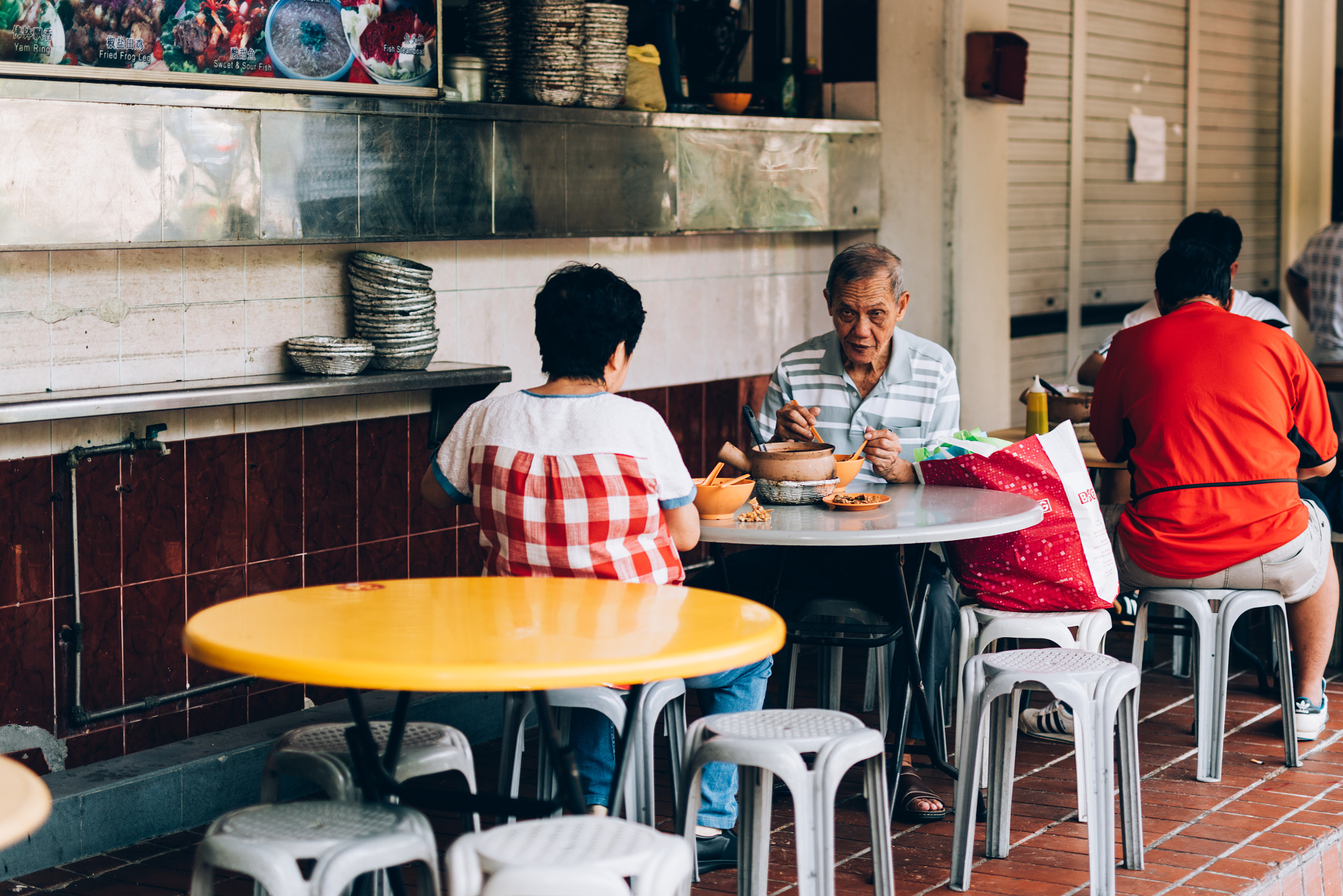 Nikon D810 + Sigma 50mm F1.4 DG HSM Art sample photo. Chinatown street photog photography