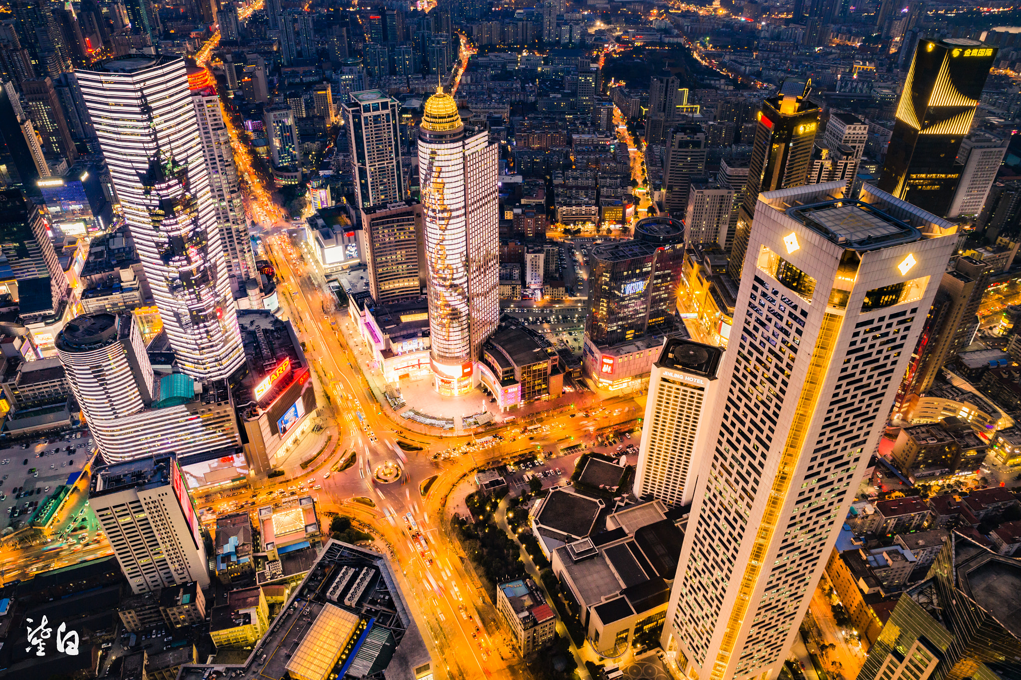 Canon EOS 6D + Sigma 24-70mm F2.8 EX DG Macro sample photo. Heart of the city photography