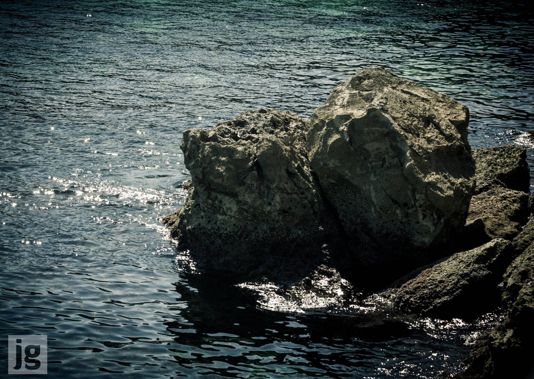 Canon EF 70-300mm F4-5.6 IS USM sample photo. Outcrop photography