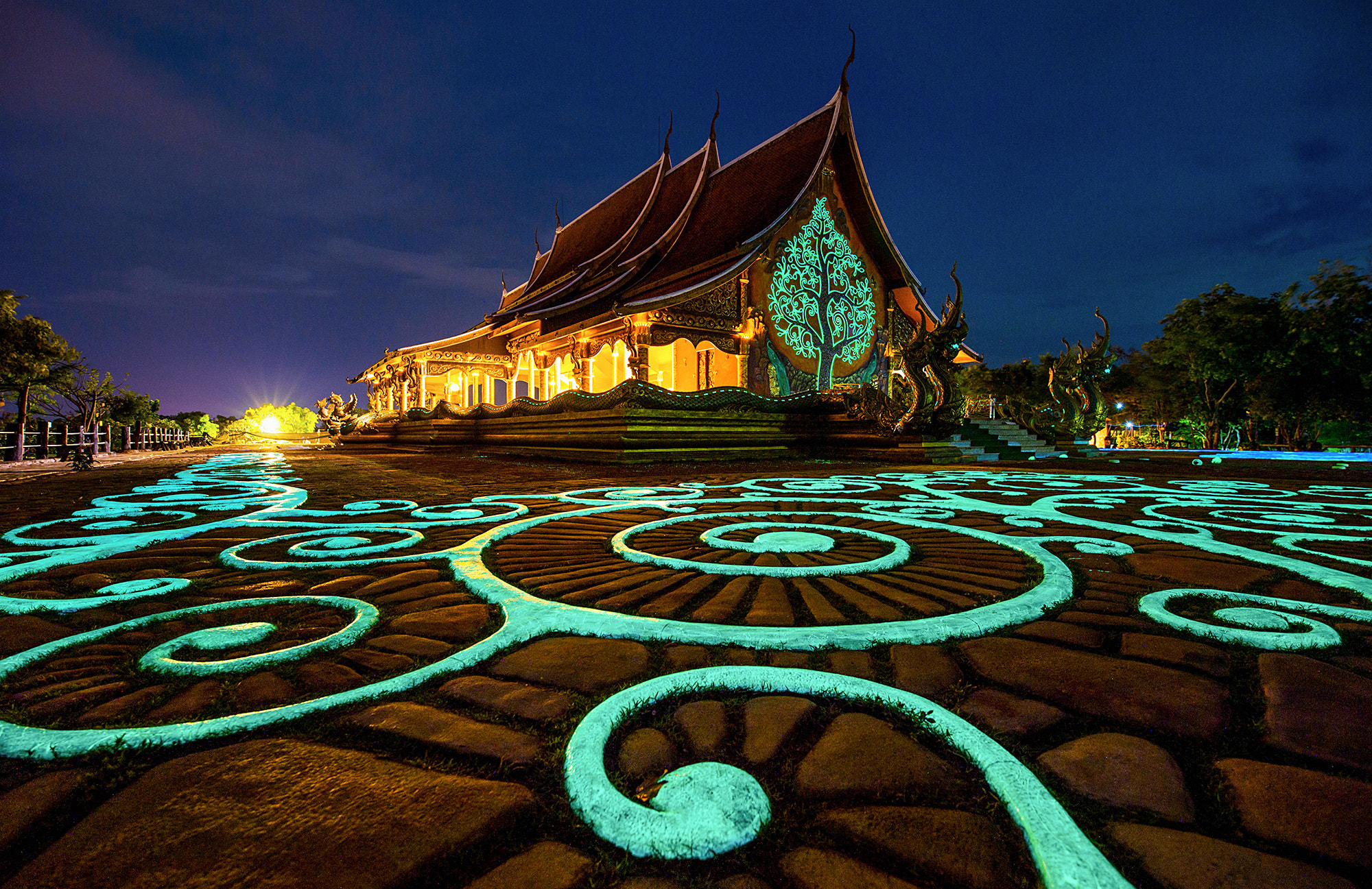 Nikon Df sample photo. Light temple ubon photography