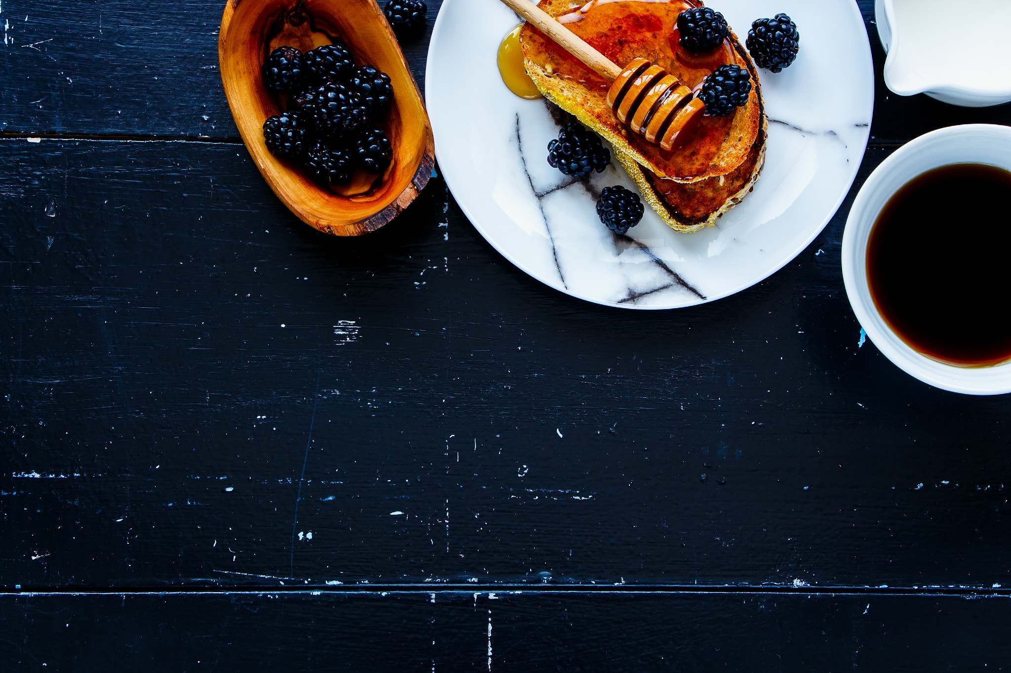 Canon EOS 700D (EOS Rebel T5i / EOS Kiss X7i) sample photo. Toasts with honey and blackberries photography