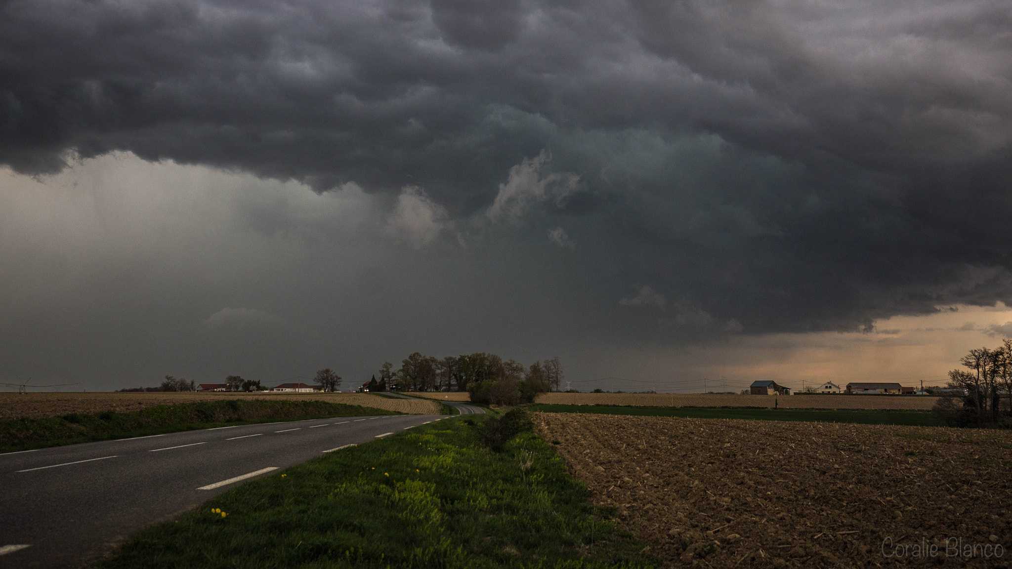 Canon EF 16-35mm F4L IS USM sample photo. 1ers orages... photography