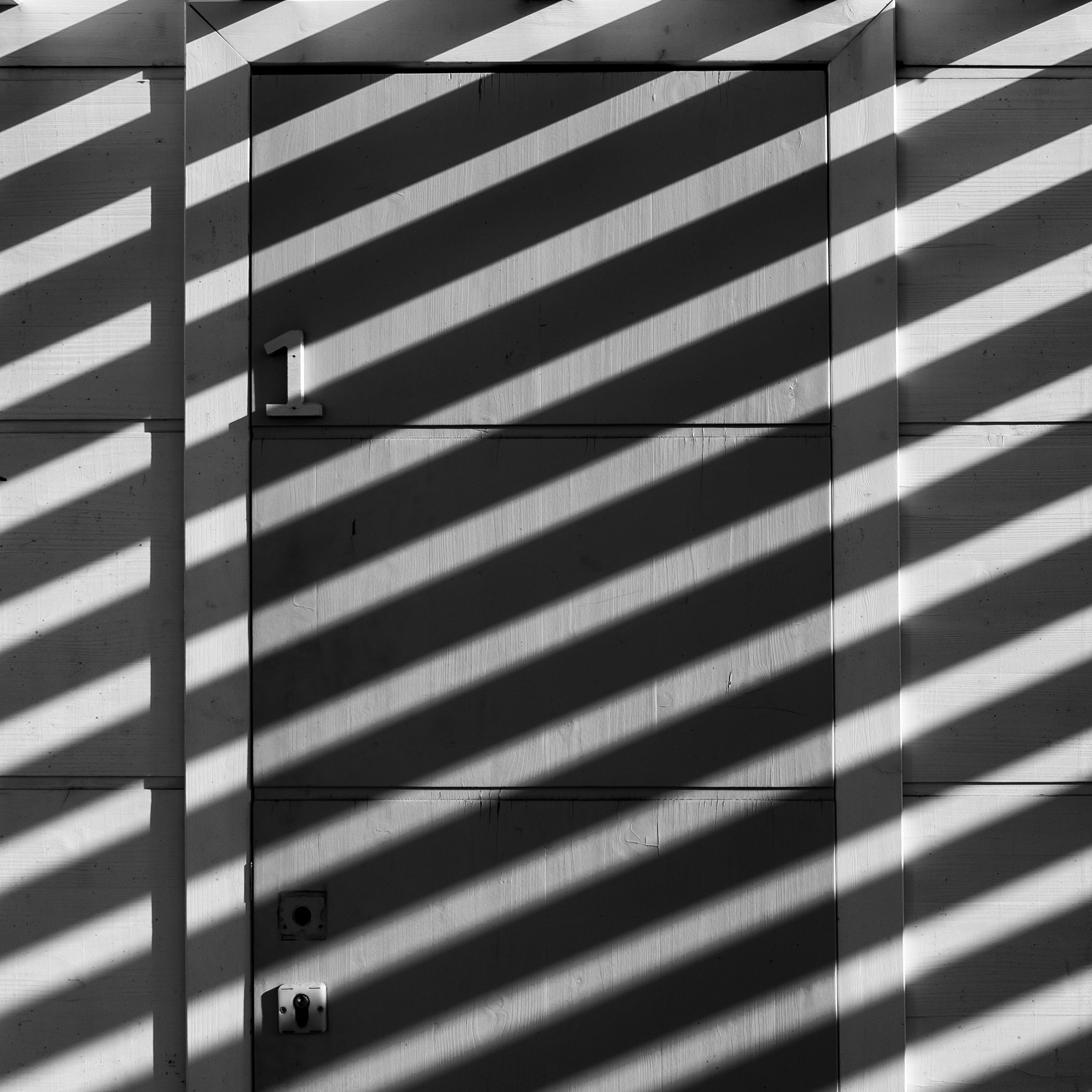 Canon EOS 6D + Sigma 24-70mm F2.8 EX DG Macro sample photo. Diagonals photography