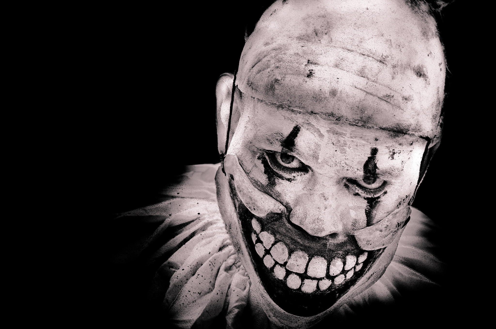 Nikon D5100 sample photo. Evil clown photography