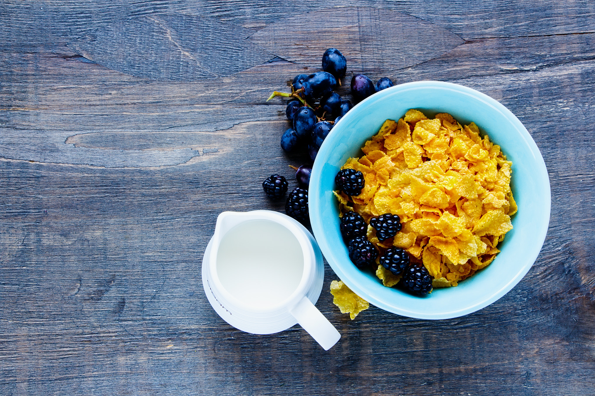 Canon EOS 700D (EOS Rebel T5i / EOS Kiss X7i) sample photo. Bowl of corn flakes photography