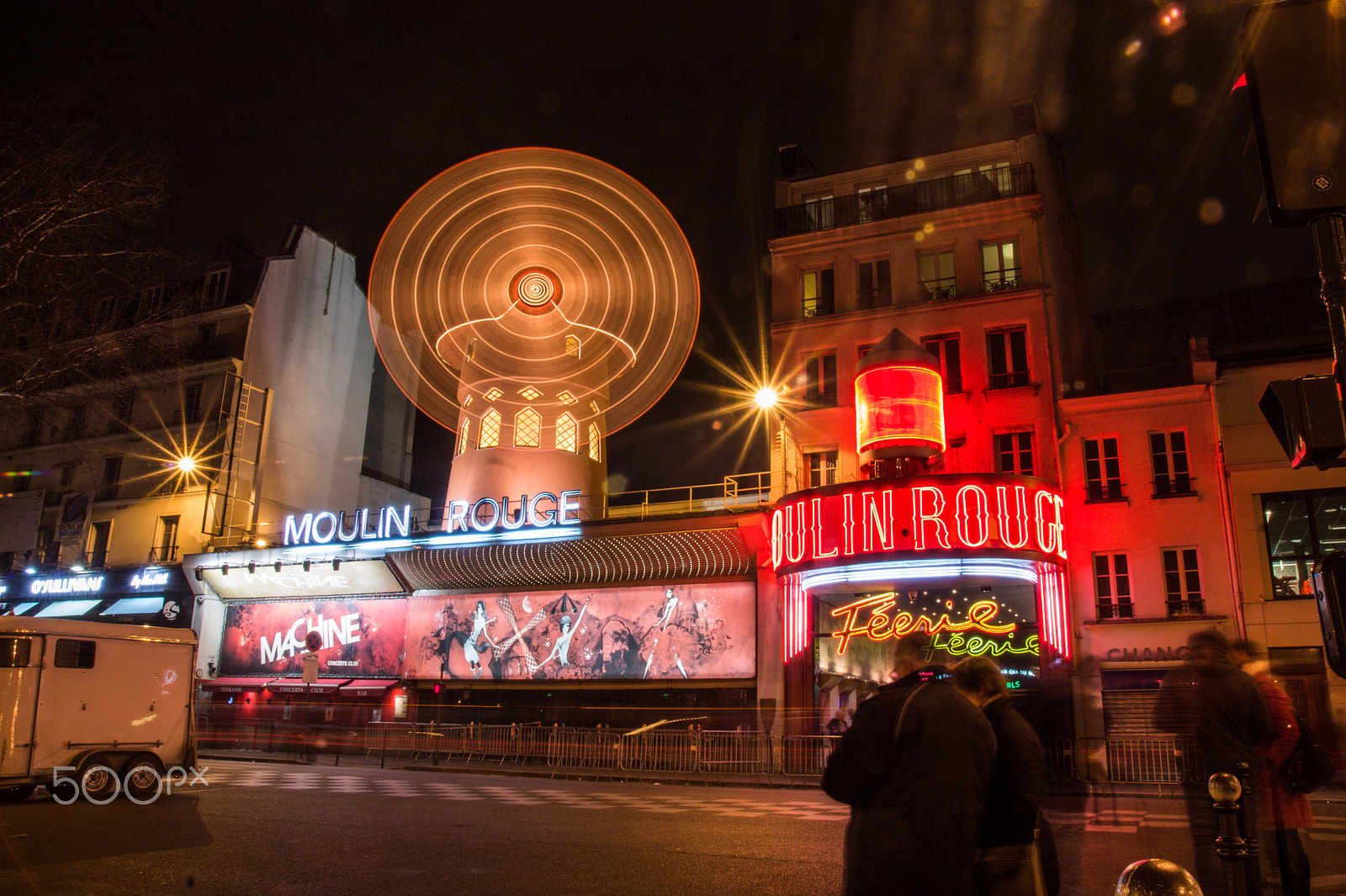 Tamron SP AF 17-50mm F2.8 XR Di II LD Aspherical (IF) sample photo. Moulin rouge photography