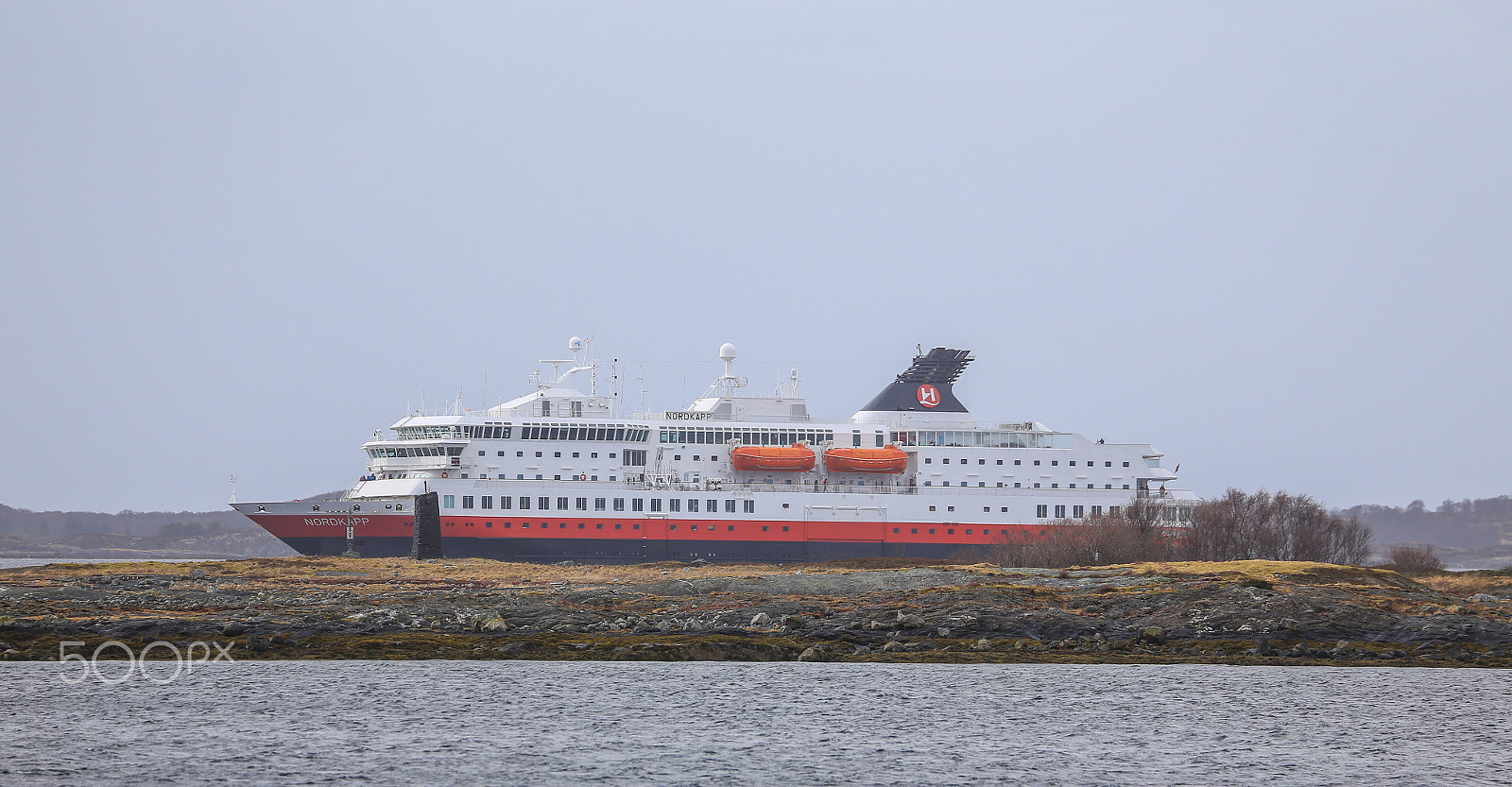 Canon EOS 6D + Canon EF 70-300mm F4-5.6L IS USM sample photo. Coastal liner ms nordkapp traveling southward photography