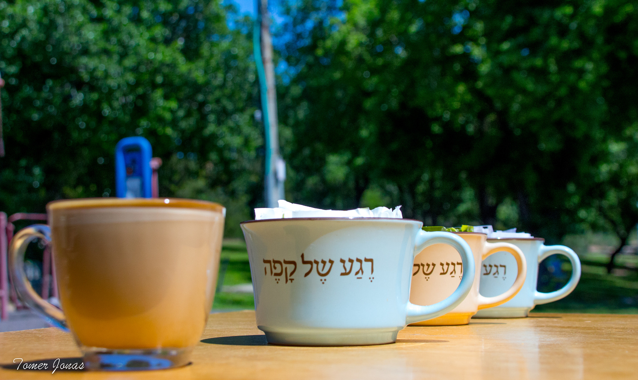 Canon EF 75-300mm F4.0-5.6 IS USM sample photo. Moment of coffee photography