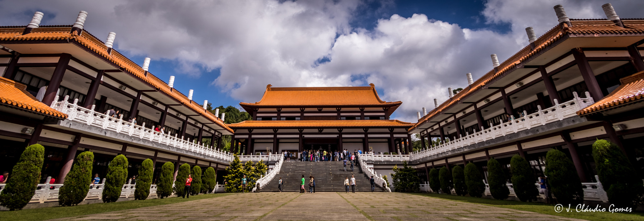 Canon EF-S 10-22mm F3.5-4.5 USM sample photo. Zu lai temple photography
