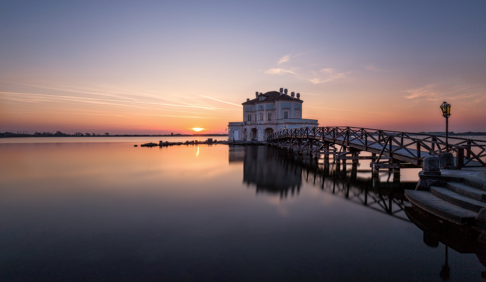 Canon EF 16-35mm F4L IS USM sample photo. Casina vanvitelliana photography