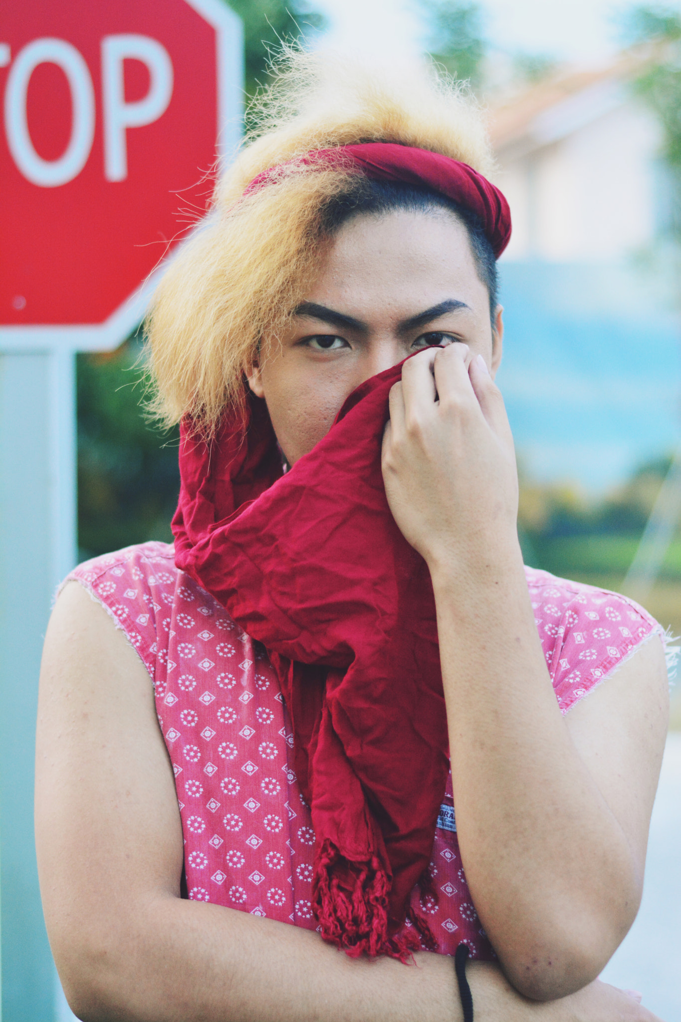 Nikon D5200 + Nikon AF Nikkor 50mm F1.8D sample photo. "red as retro" photography