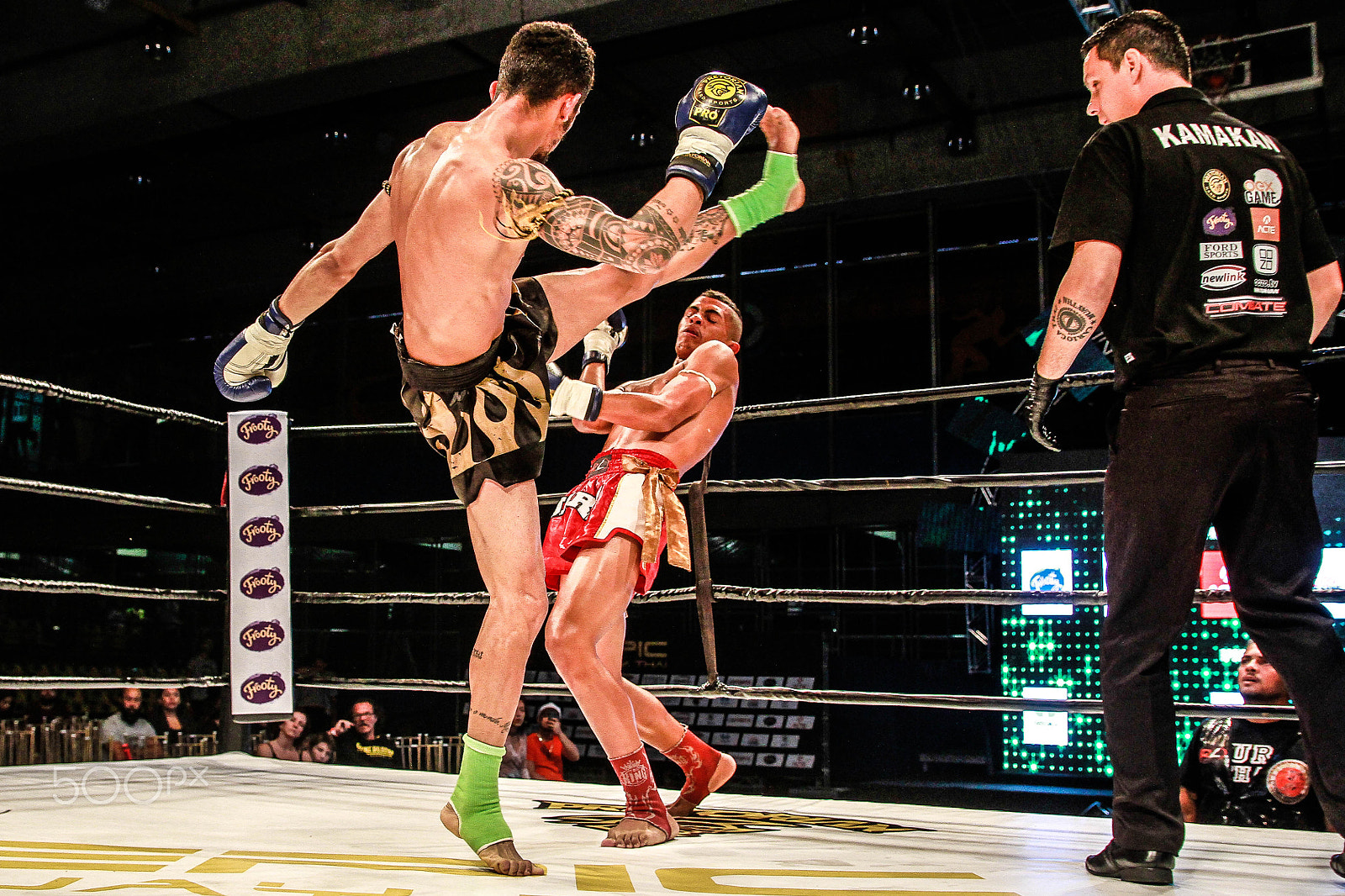Canon EF-S 17-55mm F2.8 IS USM sample photo. Epic muay thai brazil photography