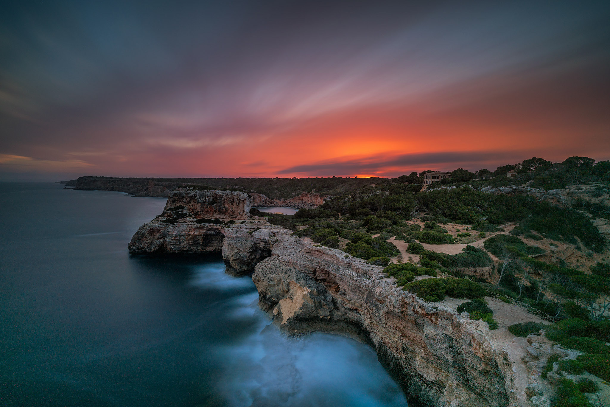 ZEISS Batis 18mm F2.8 sample photo. Moro photography