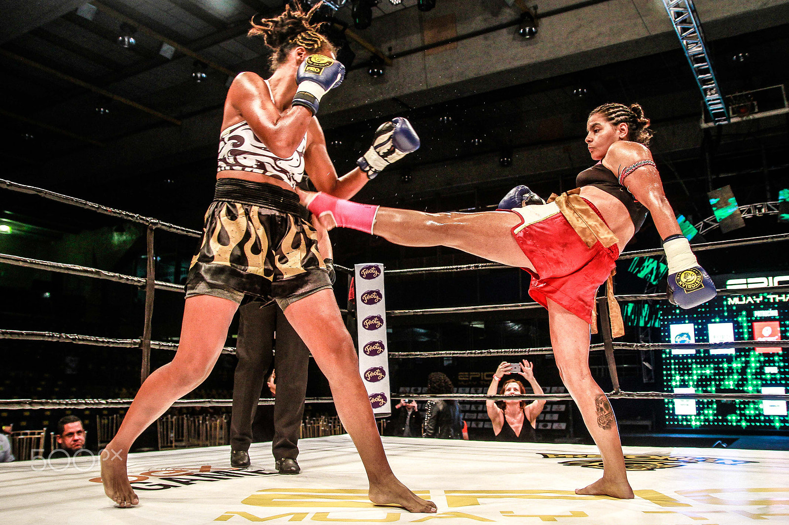 Canon EF-S 17-55mm F2.8 IS USM sample photo. Epic muay thai brazil photography
