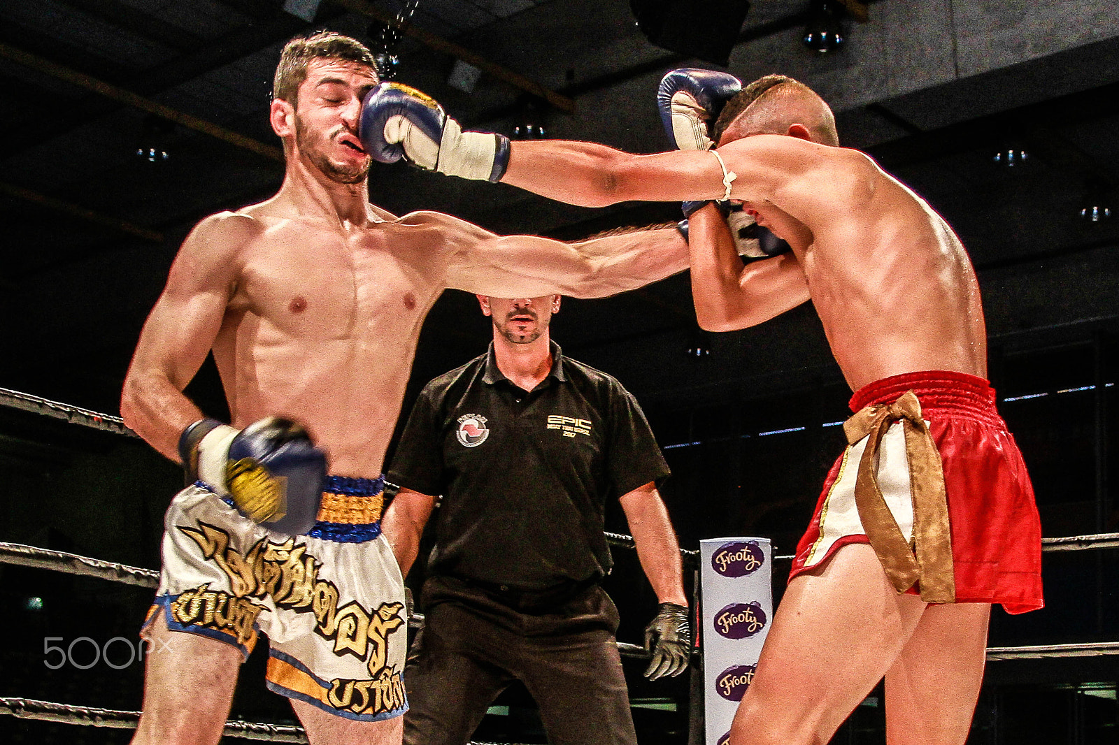 Canon EF-S 17-55mm F2.8 IS USM sample photo. Epic muay thai brazil photography