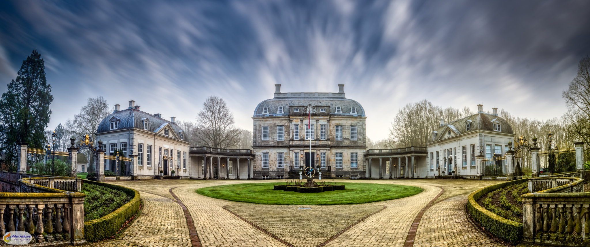 Canon EOS 7D Mark II + Canon EF-S 10-18mm F4.5–5.6 IS STM sample photo. Huis de voorst panorama photography